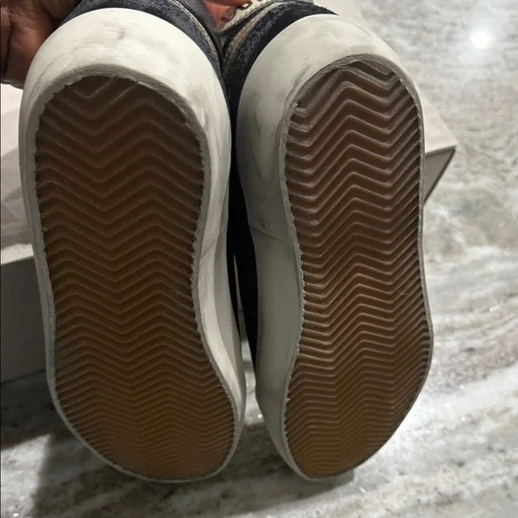 Golden Goose Midstar Sneakers with Glittery Gold Laces - Picture 5 of 15